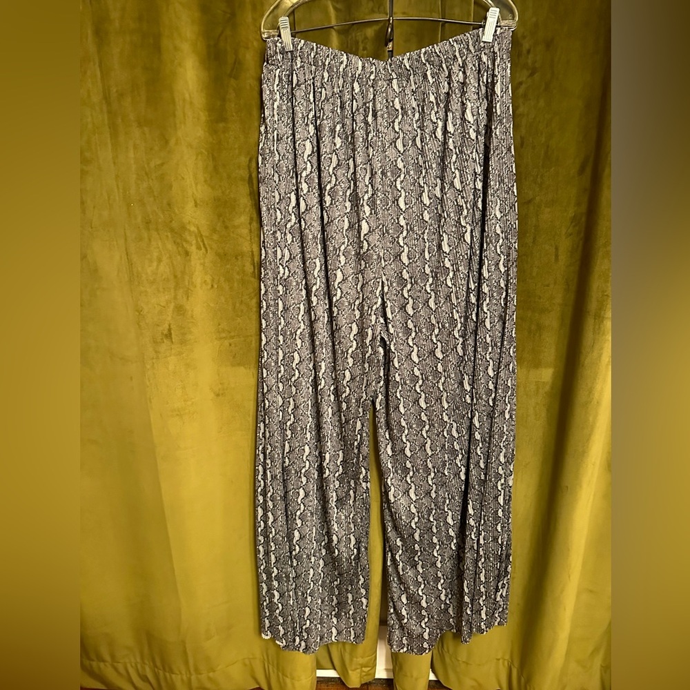 ASOS Design Stylish Gray Patterned Women's Pants